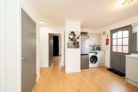 washing machine, kitchen