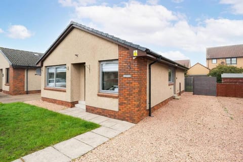Property building, Neighbourhood, Street view, Parking