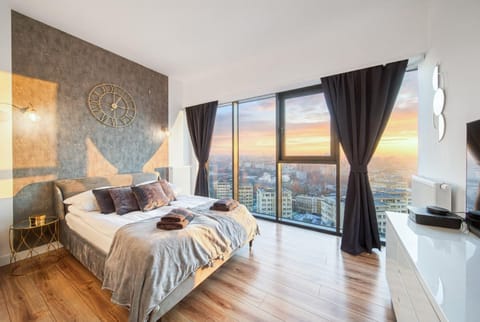 Bed, TV and multimedia, Photo of the whole room, Bedroom, City view