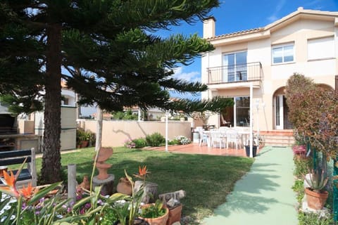 Property building, Garden