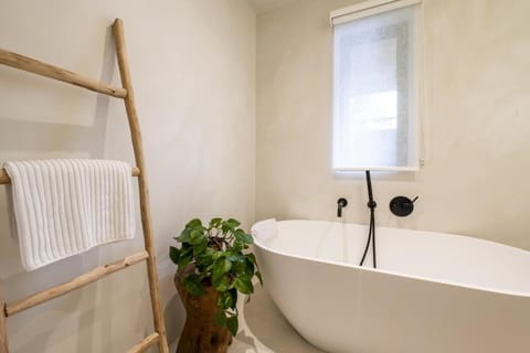 Beautiful Home in Heart of Truro House in Truro