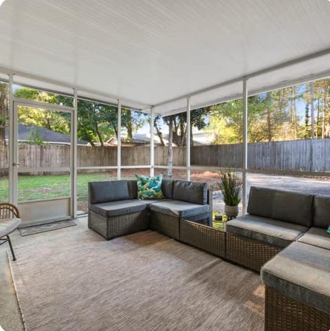 Family or Group Getaway Spacious Home - Porch - Sleeps 10 House in Daphne