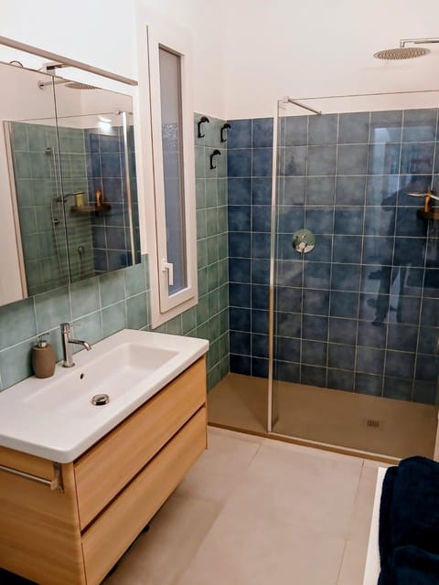 Shower, Toilet, Bathroom, bidet, washing machine