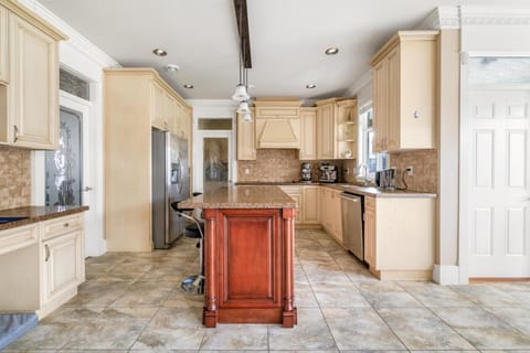 Cozy Private Space in Richmond with Modern Comforts Bed and Breakfast in Richmond