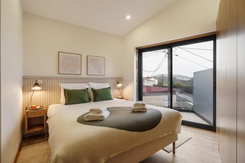 Bed, Balcony/Terrace, Bedroom