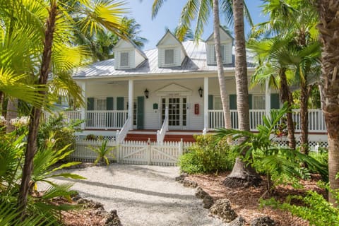 A SANCTUARY HOME House in Stock Island
