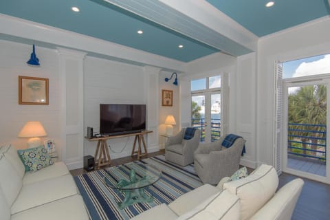 A SUNSET AND HARBOUR VIEW House in Key West