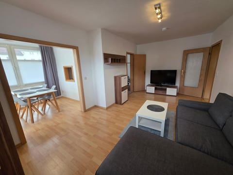 TV and multimedia, Living room, Seating area, Dining area, Evening entertainment