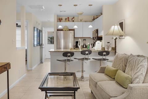 ANOTHER THREE HOUR TOUR House in Key West