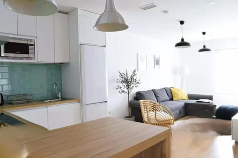 Kitchen or kitchenette, Living room