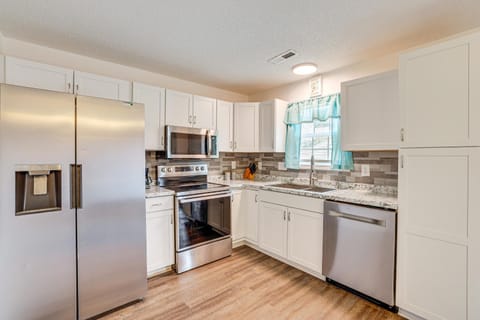 Family Home in Fountain Inn, 2 Mi to Main St! House in South Carolina