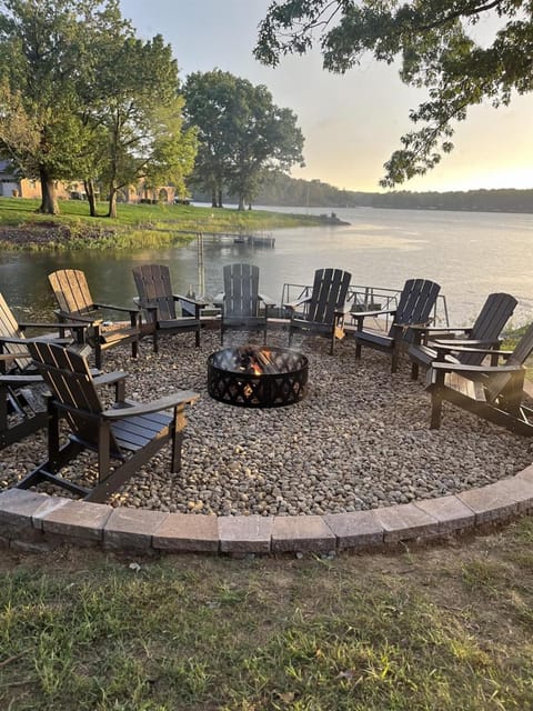 Waterfront 3BR Loft w Dock on Lake of Egypt House in Lake of Egypt