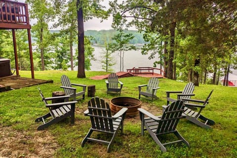 5BR Log Home w Hot Tub & Dock on Lake of Egypt House in Lake of Egypt