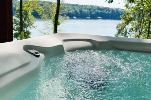 5BR Log Home w Hot Tub & Dock on Lake of Egypt House in Lake of Egypt