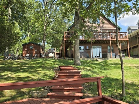 Log Home Hot Tub Retreat, Kayaks House in Lake of Egypt