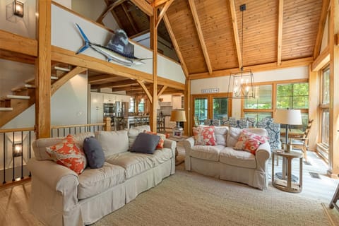 Luxury 6BR Waterfront Home on Lake of Egypt House in Lake of Egypt