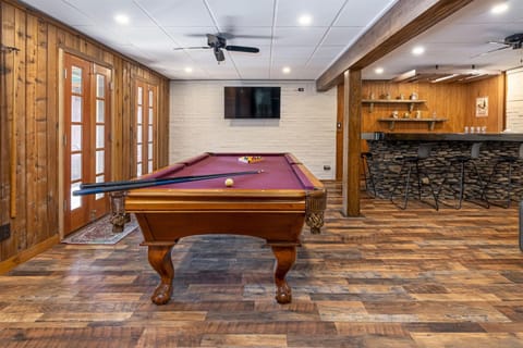 Luxury Lake House w Dock & Game Room House in Lake of Egypt