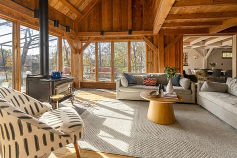 Luxury Lake House w Dock & Game Room House in Lake of Egypt