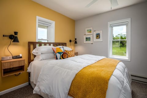 Historic Farm Cottage on 800-Acre Orchard Country House in Kentucky