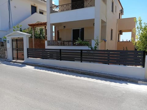Property building, Day, Neighbourhood, Street view