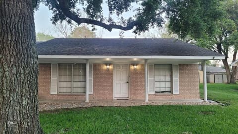 Hallowed Hollow Villa House in Rosenberg