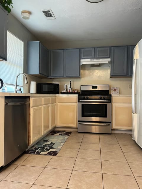 Harvest Hollow Family House in Rosenberg