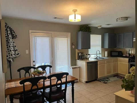 Harvest Hollow Family House in Rosenberg