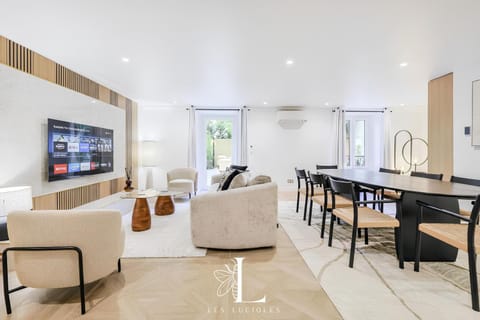 TV and multimedia, Living room, Dining area, air conditioner