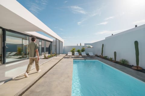 Property building, Patio, Off site, Day, Balcony/Terrace, Pool view, Swimming pool, sunbed