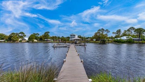 St Thomas Square 1202C - A Little SeaEsta House in Lower Grand Lagoon