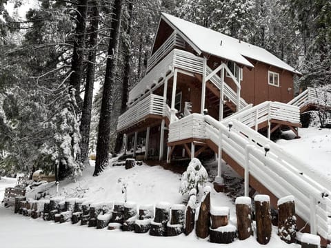 Property building, Day, Natural landscape, Winter