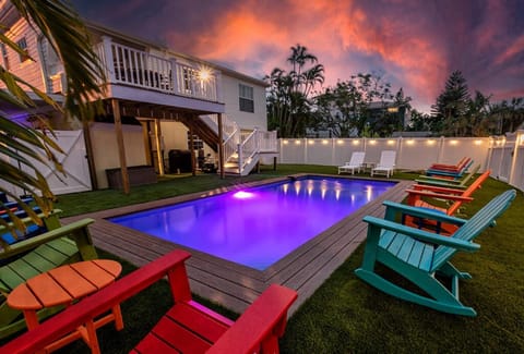 Night, Pool view, Swimming pool, sunbed