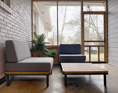 The Yellow Door Home for 8 House in Franklin