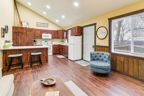 Stunning Views! Table Rock Lake Cabin Near Marina Cabin in Shell Knob