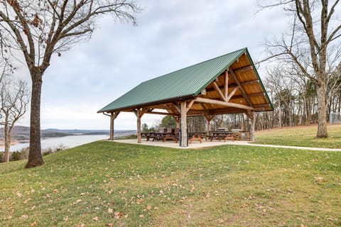 Stunning Views! Table Rock Lake Cabin Near Marina Cabin in Shell Knob
