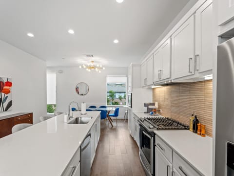 Kitchen or kitchenette, Dining area, dishwasher, oven, stove