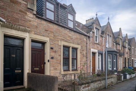 Property building, Day, Neighbourhood, Street view