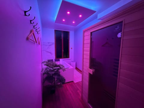 Hot Tub, Sauna, Spa and wellness centre/facilities