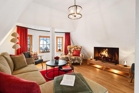 TV and multimedia, Living room, Photo of the whole room, Seating area, Entertainment