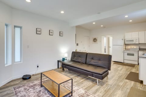 Stunning Peak Views Near Utah Lake! Cozy Getaway Apartment in Orem