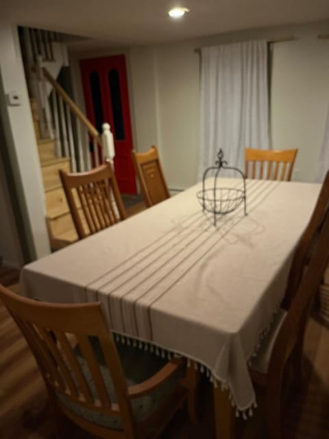 Cozy Stay Near Jiminy Peak & Bousquet Mountain House in Hancock