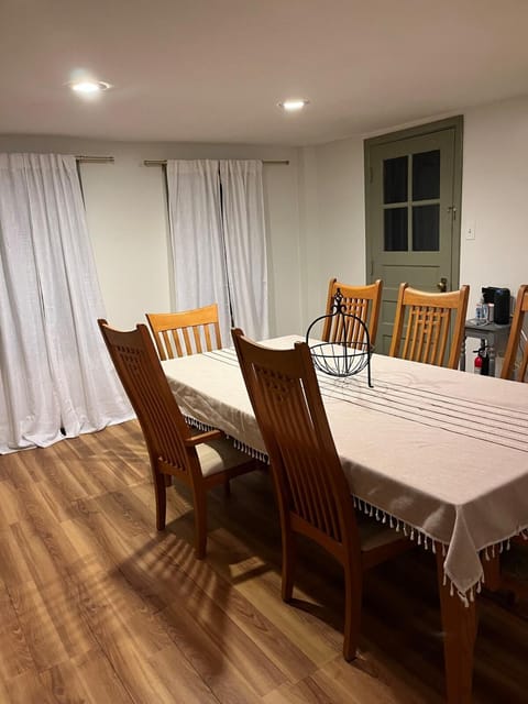 Cozy Stay Near Jiminy Peak & Bousquet Mountain House in Hancock