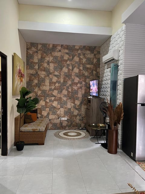 TV and multimedia, Living room, Evening entertainment