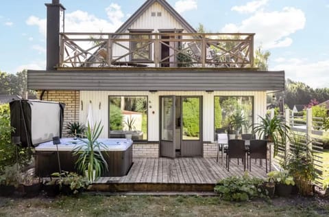 Patio, Garden, Hot Tub, Balcony/Terrace