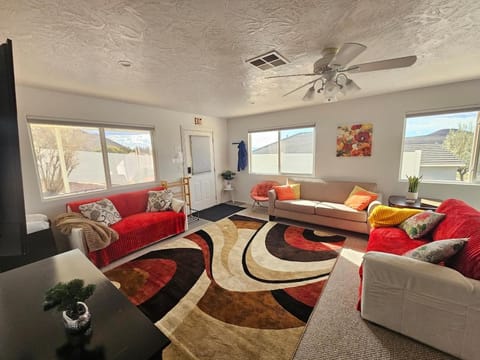 TV and multimedia, Living room, Seating area