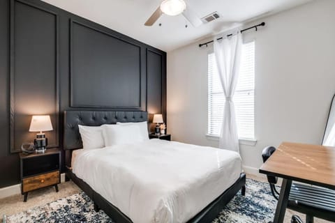 Luxury 2B Near Toyota HQ The Star Legacy West Apartment in The Colony