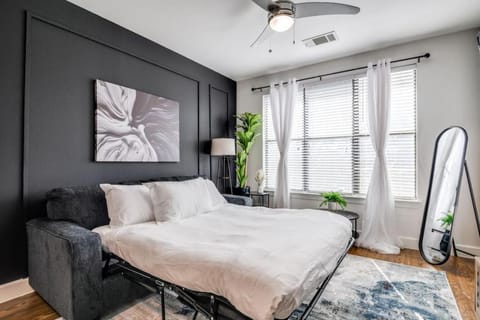 Luxury 2B Near Toyota HQ The Star Legacy West Apartment in The Colony