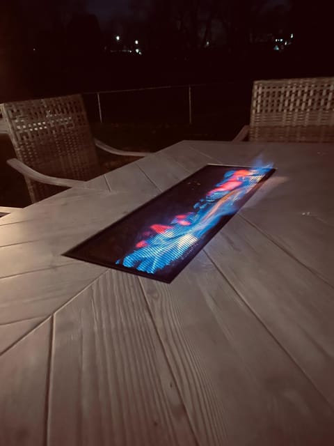 King suite and Hot Tub near the Greene House in Kettering