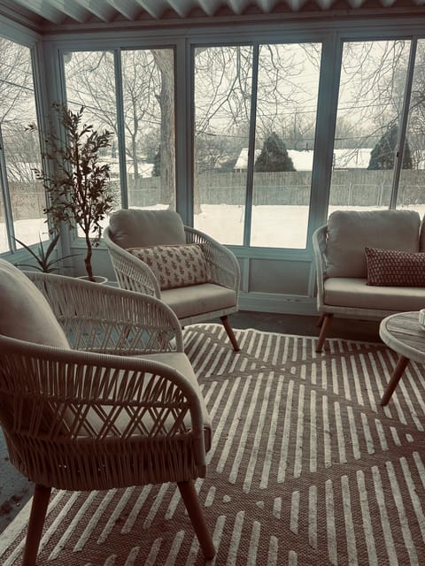 King suite and Hot Tub near the Greene House in Kettering