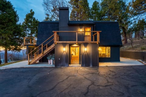 Dogwood Retreat- Family friendly Epic Views House in Shaver Lake